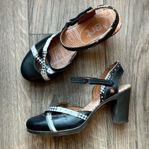 The Art Company Black Leather Mary Jane Heels | 39
